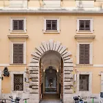 Glance In Rome