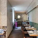 Hotel Glance In
