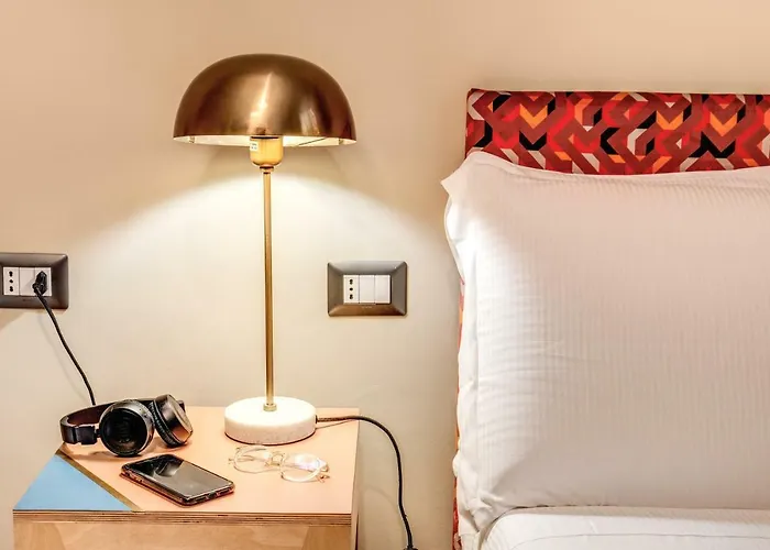 Glance In Hotel Roma