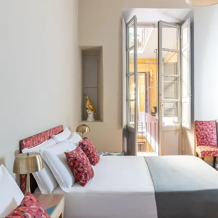 Glance In Hotel Roma