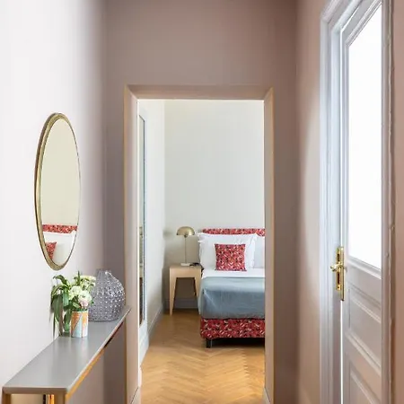 Glance In Hotel 3*