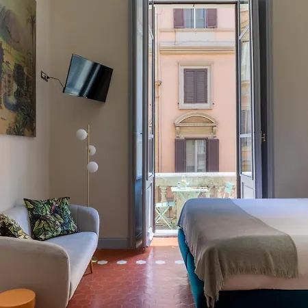 Glance In Rome