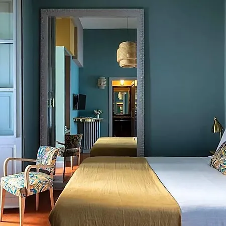 Glance In Hotel 3*
