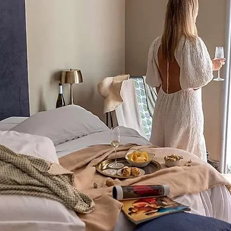 Hotel Glance In 3*