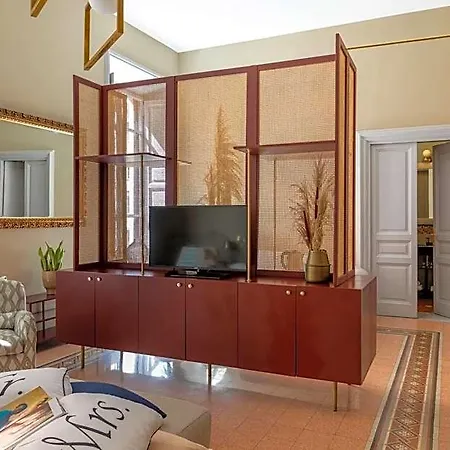 Hotel Glance In