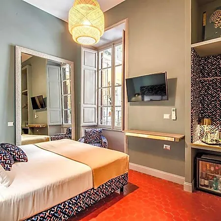 Glance In Hotel 3*