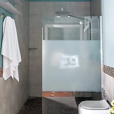 Glance In Hotel 3*