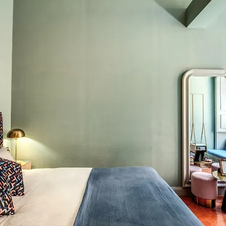 Glance In Hotel Rom