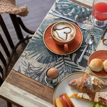 Glance In Hotel Roma