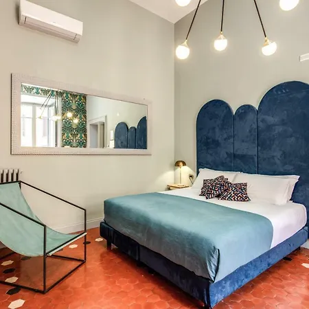 Glance In Hotel Roma